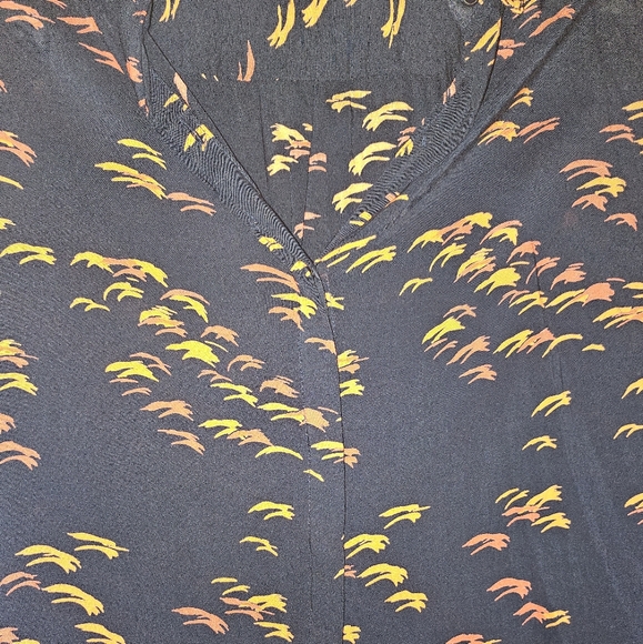 Button down top - Picture 4 of 5